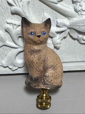 Vintage Ceramic Sitting Cat Lamp Finial with Brass Base
